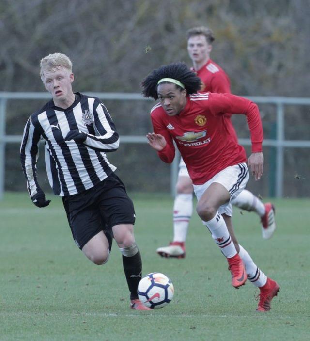 开云网页版 -包含芝加哥公牛训练开放日，集结日官宣签约引欢呼，足总杯在即，赛季目标并未改变的词条